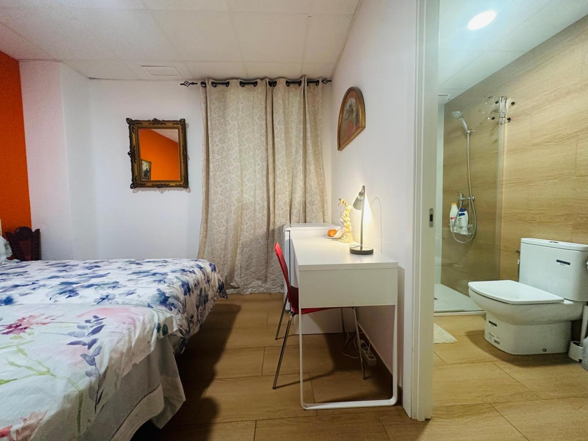 ולנסיה Mirador 2 Del Mercado Central - Habitacion Con Bano Privado En El Centro De La Ciudad Vella מראה חיצוני תמונה